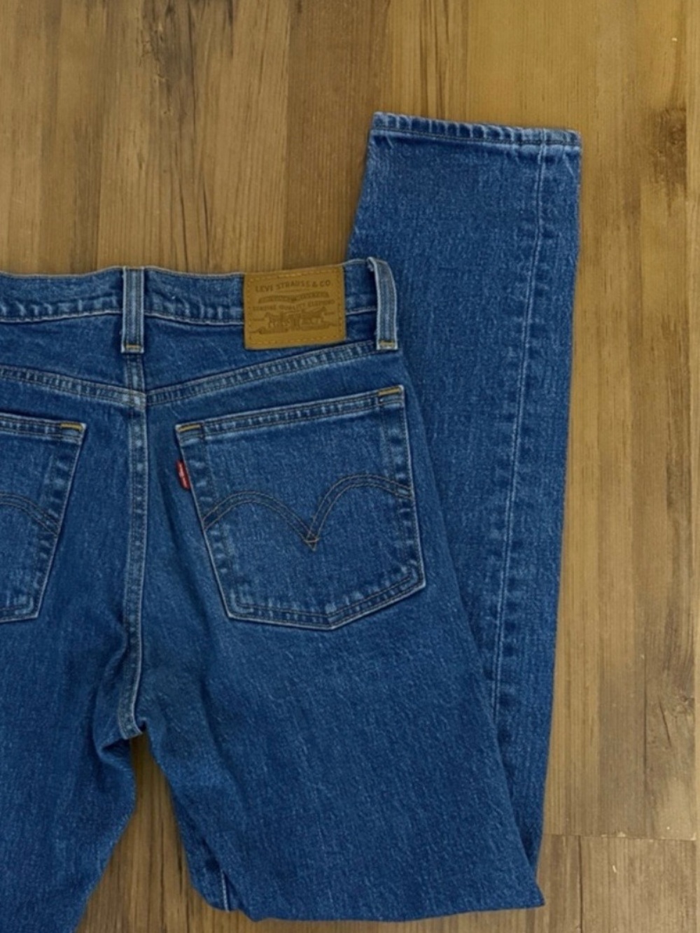 Levi’s Wedgie Straight cut Blue Jeans Size 24
